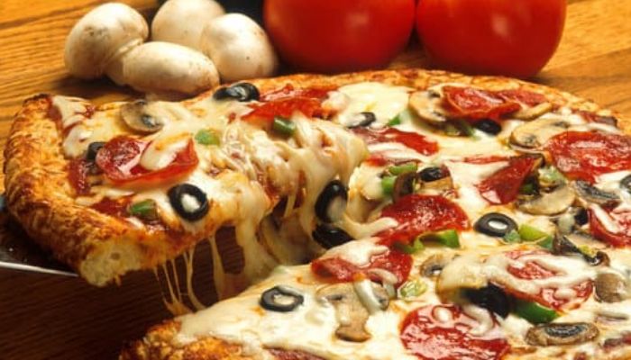 Leia mais sobre o artigo Receita: Pizza de liquidificador sem glúten